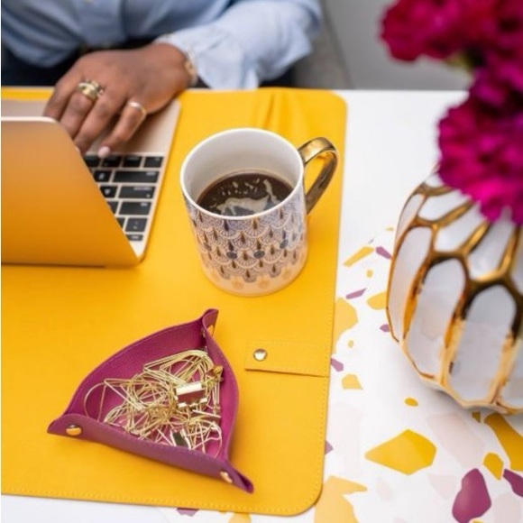 Elevation by Tina Wells Vegan leather triangle valet trays set of 3 - Picture 6 of 12